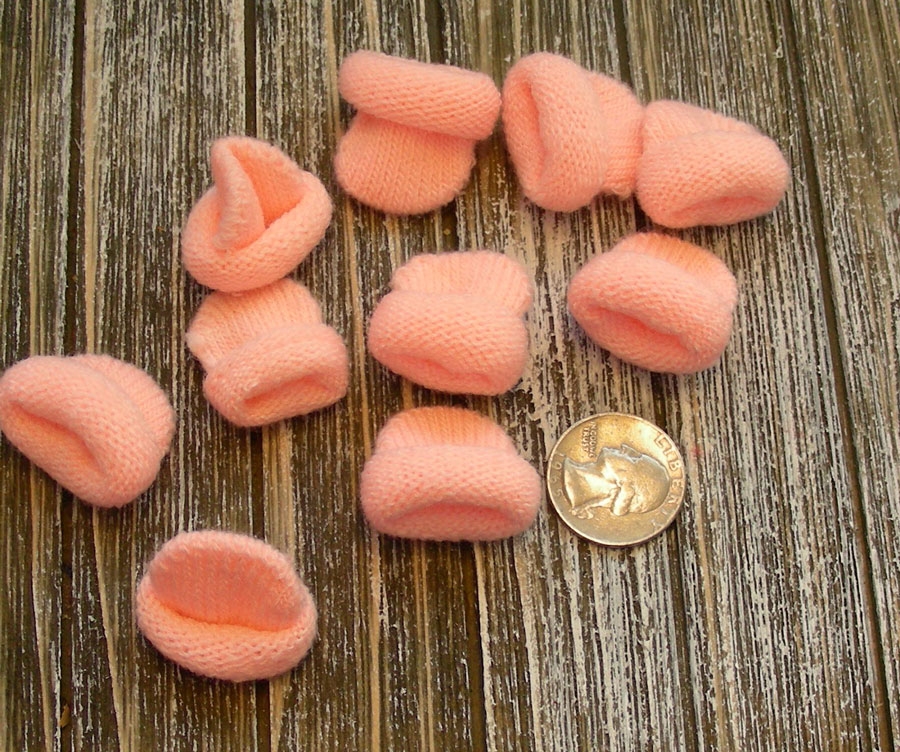 Mini knit hats - peachy Pink